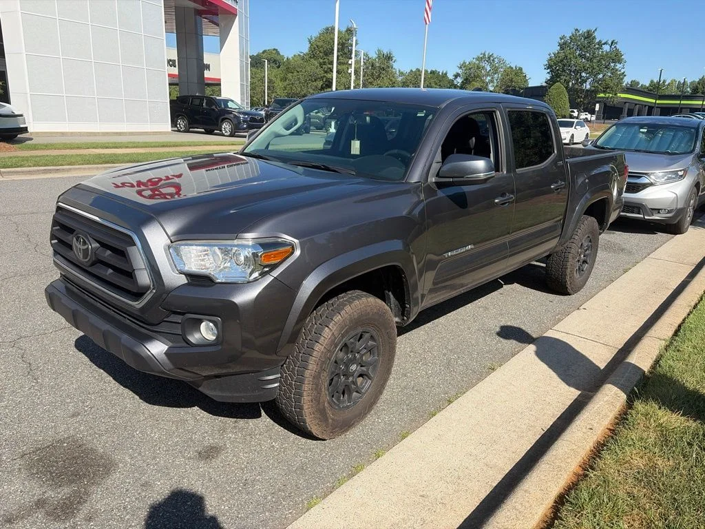 Used 2022 Gray Toyota SR5 image 8