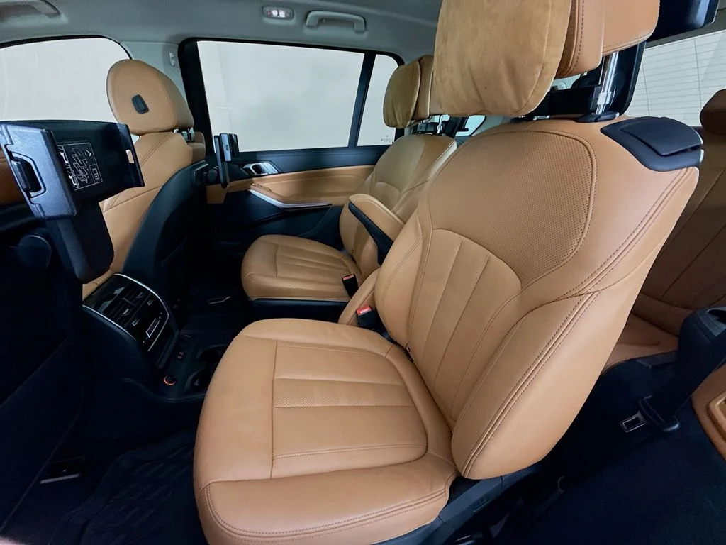 Used 2022 Jet Black BMW xDrive40i image 25
