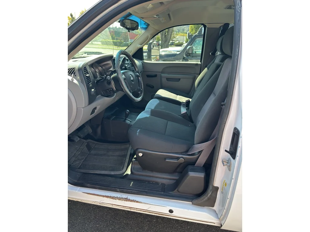 2011 Chevrolet Silverado 3500HD Work Truck - Photo 10