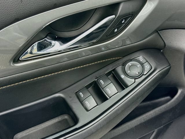 Used 2019 SILVER ICE METALLIC Chevrolet LT Cloth image 18