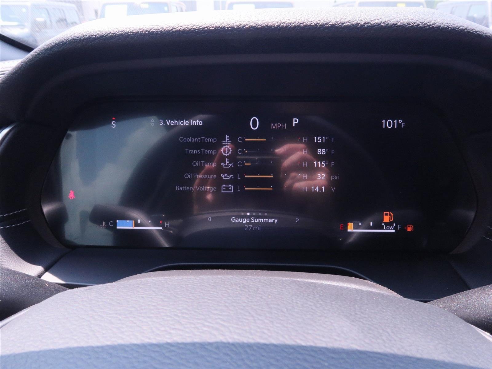 New 2026 Diamond Black Crystal Pearlcoat Jeep Laredo X image 17