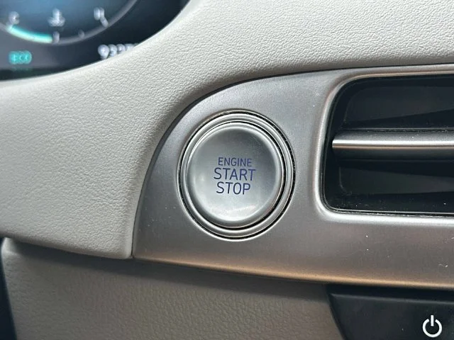 Used 2023 Silver Hyundai SEL image 30