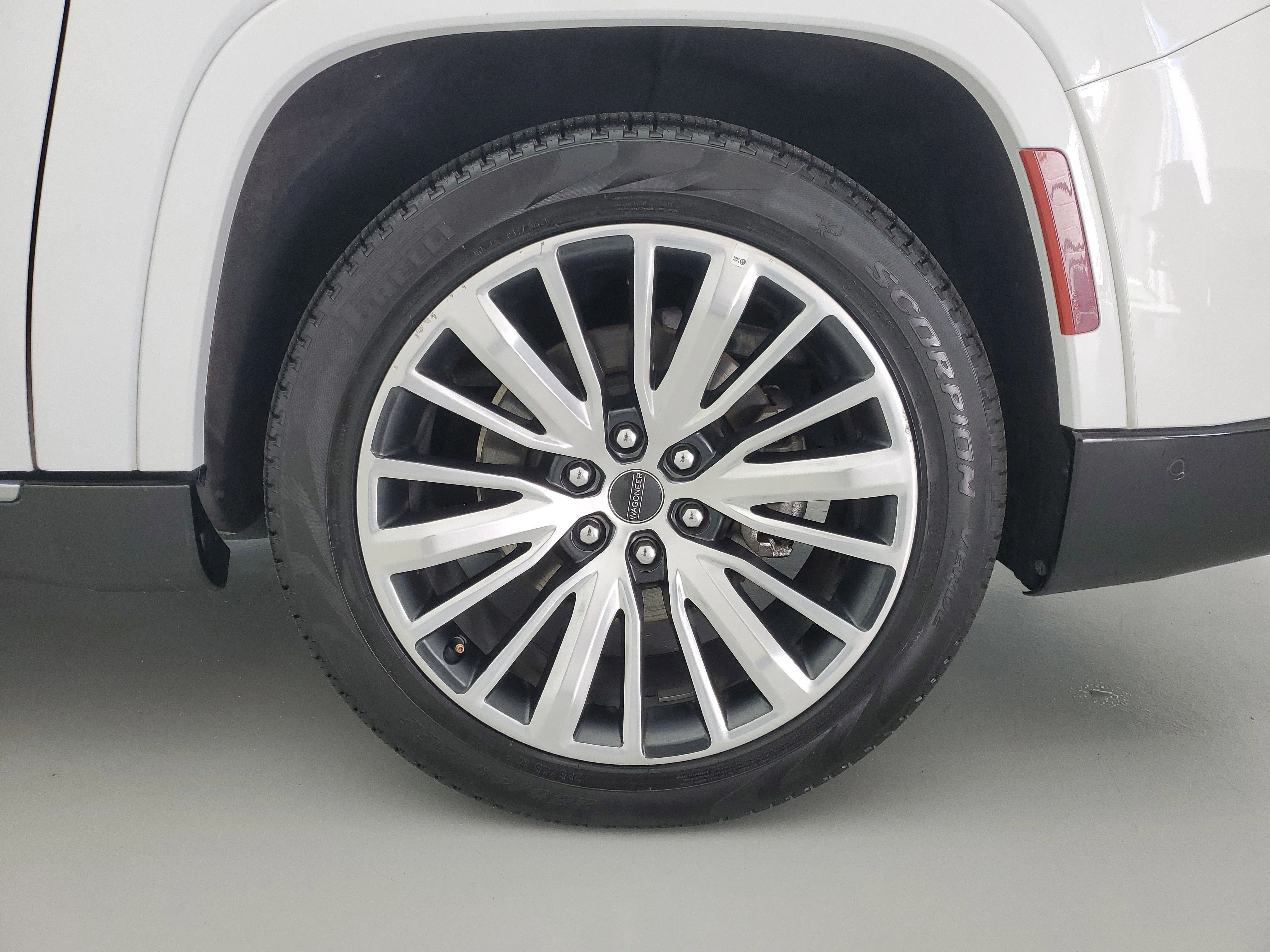2024 Jeep Grand Wagoneer L Series III - Photo 10