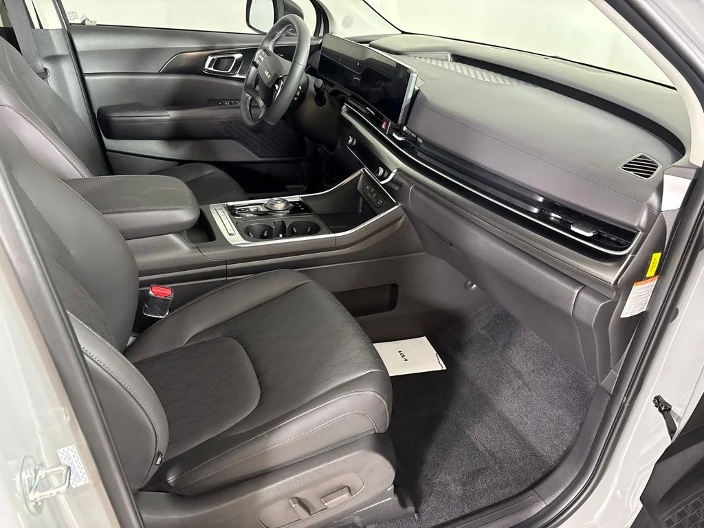 New 2027 Silver Kia EX image 16