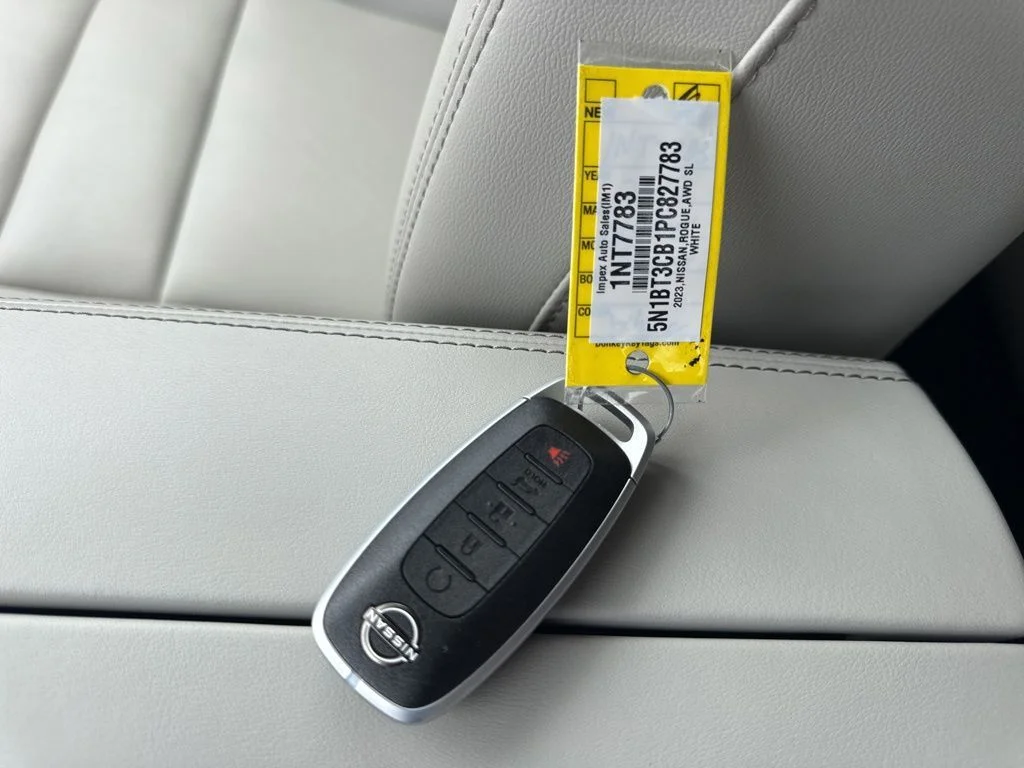 Used 2023 White Nissan SL image 35