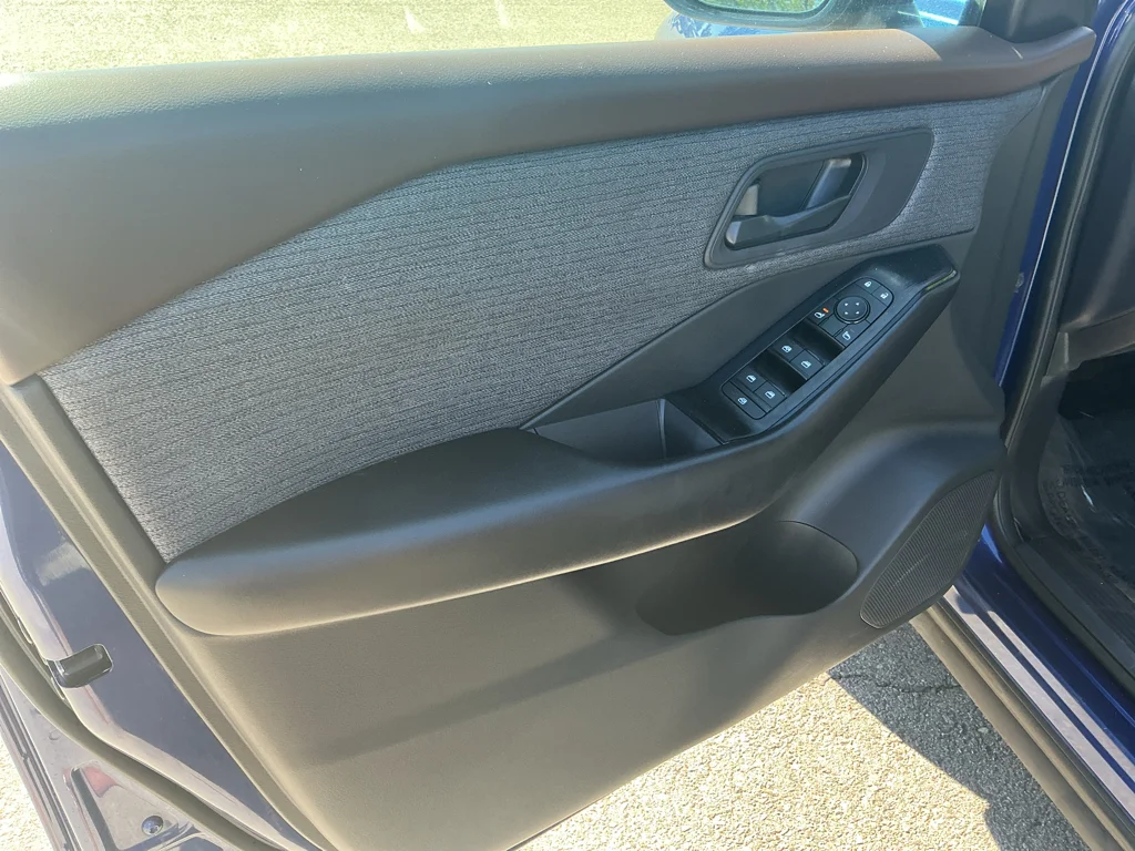 Used 2023 CASPIAN BLUE METALLIC Nissan S image 10