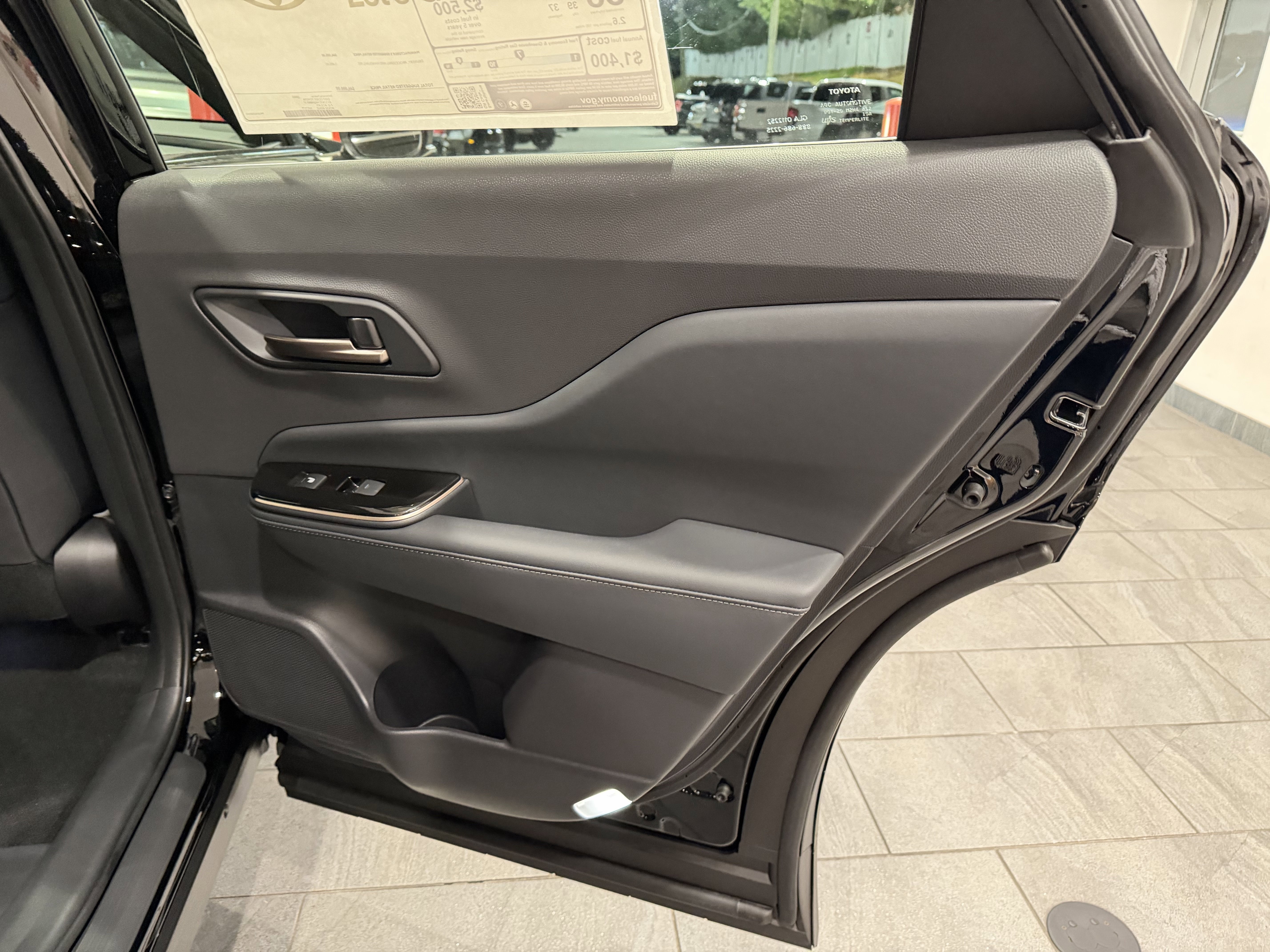 2025 Toyota Crown Signia XLE - Photo 38