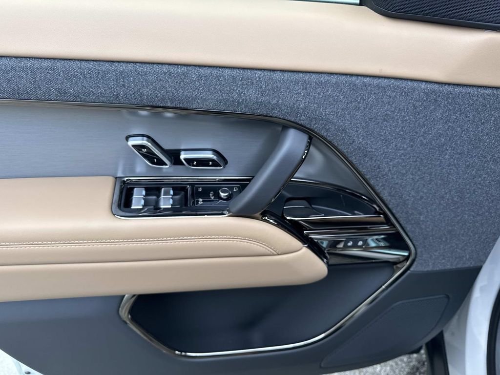 New 2026 Borasco Grey Land Rover SE image 20