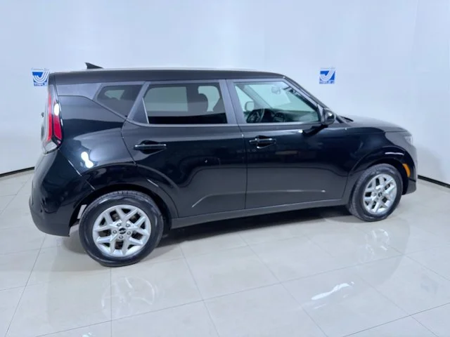Used 2024 FUSION BLACK Kia LX image 8