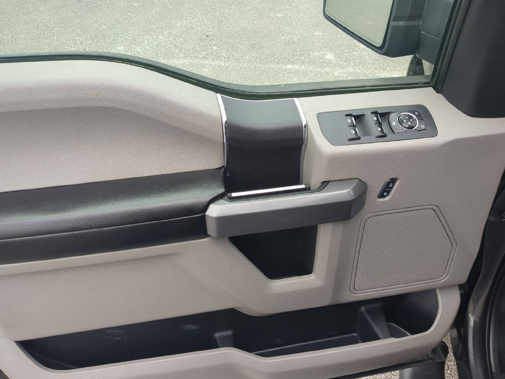 Used 2016 Gray Ford XLT image 13