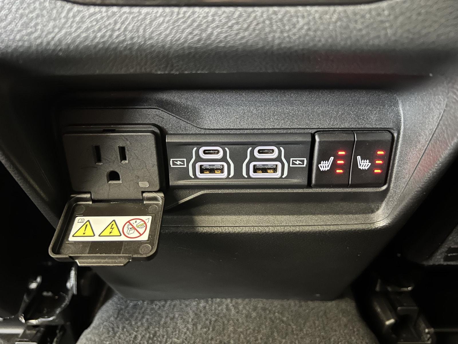 Used 2025 Wh Jeep  image 20