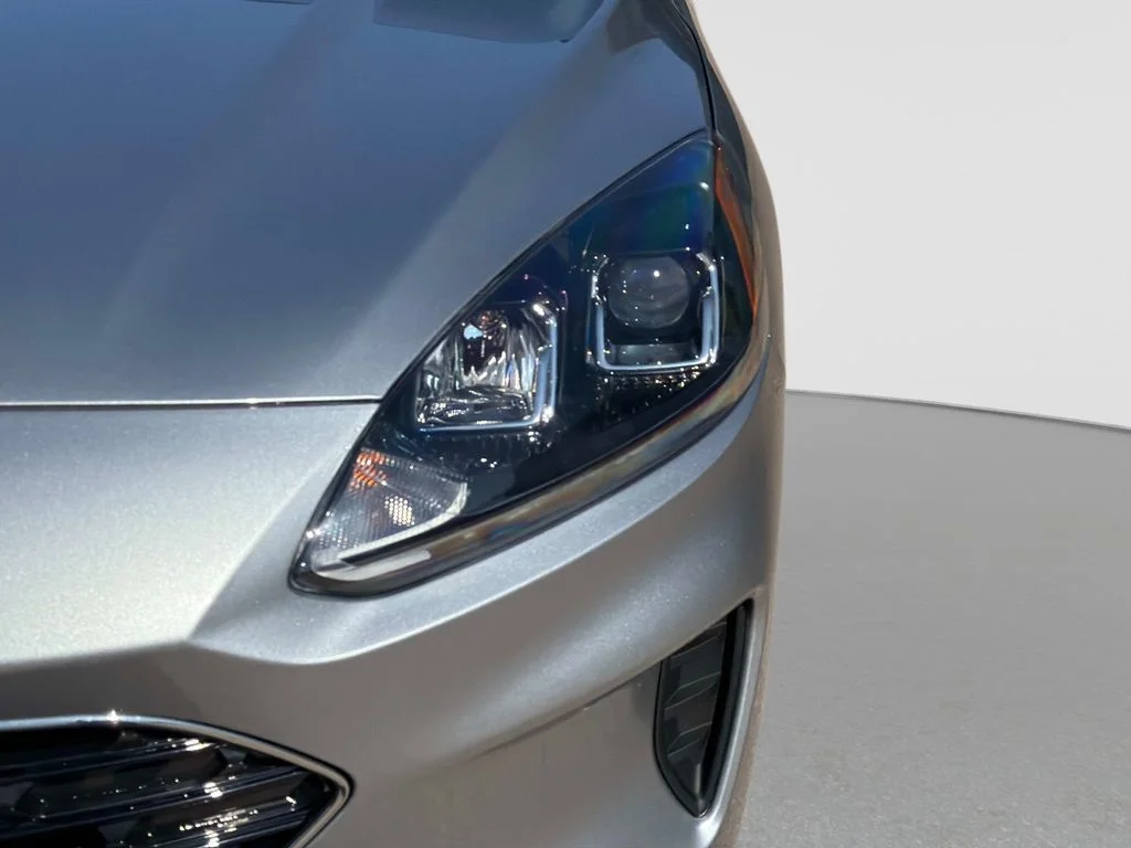 Used 2022 Iconic Silver Metallic Ford SE image 11