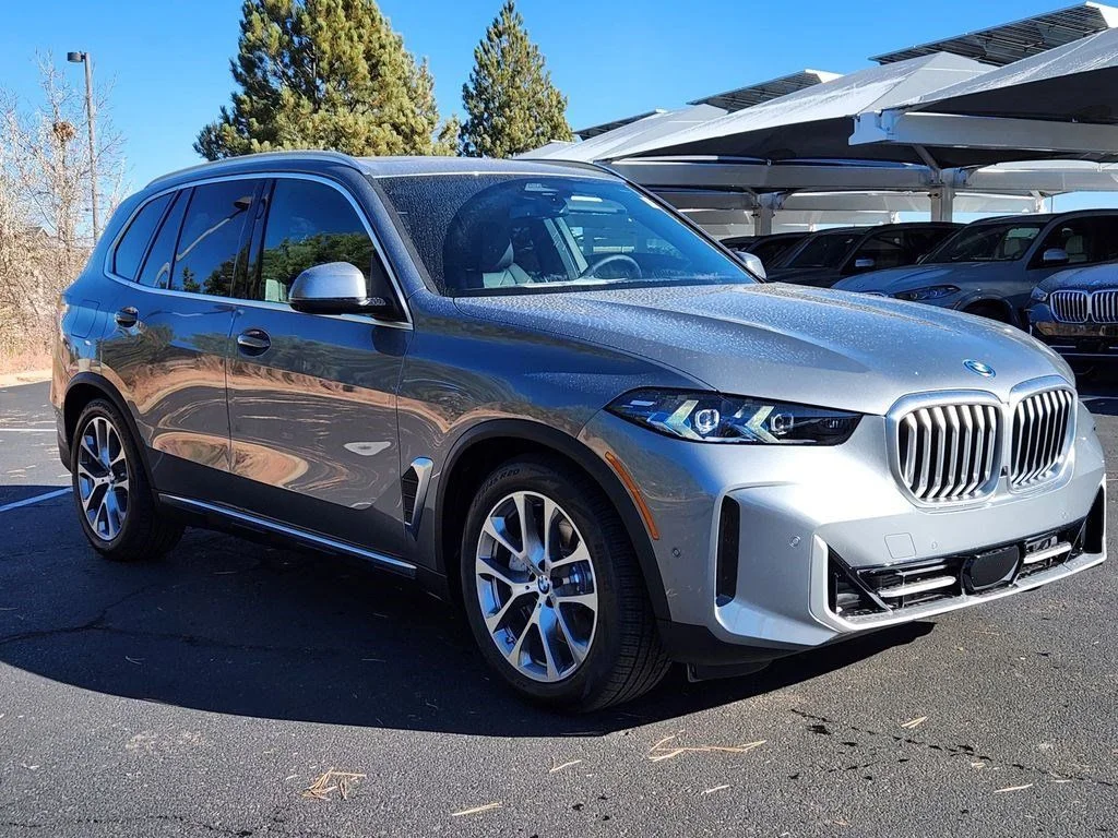 Used 2026 Skyscraper Grey Metallic BMW xDrive50e image 5