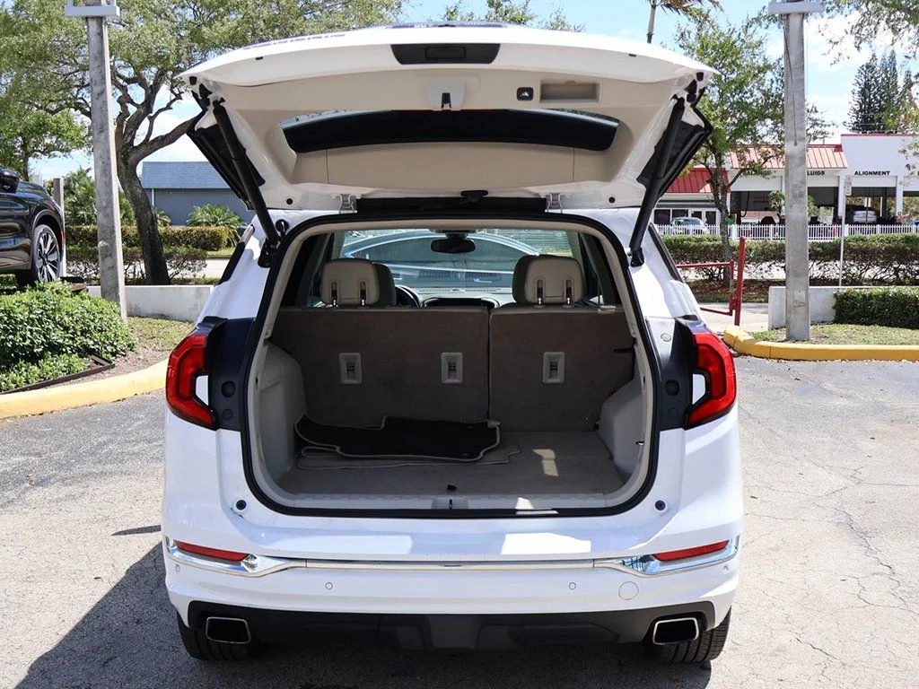 Used 2020 White GMC Denali image 20