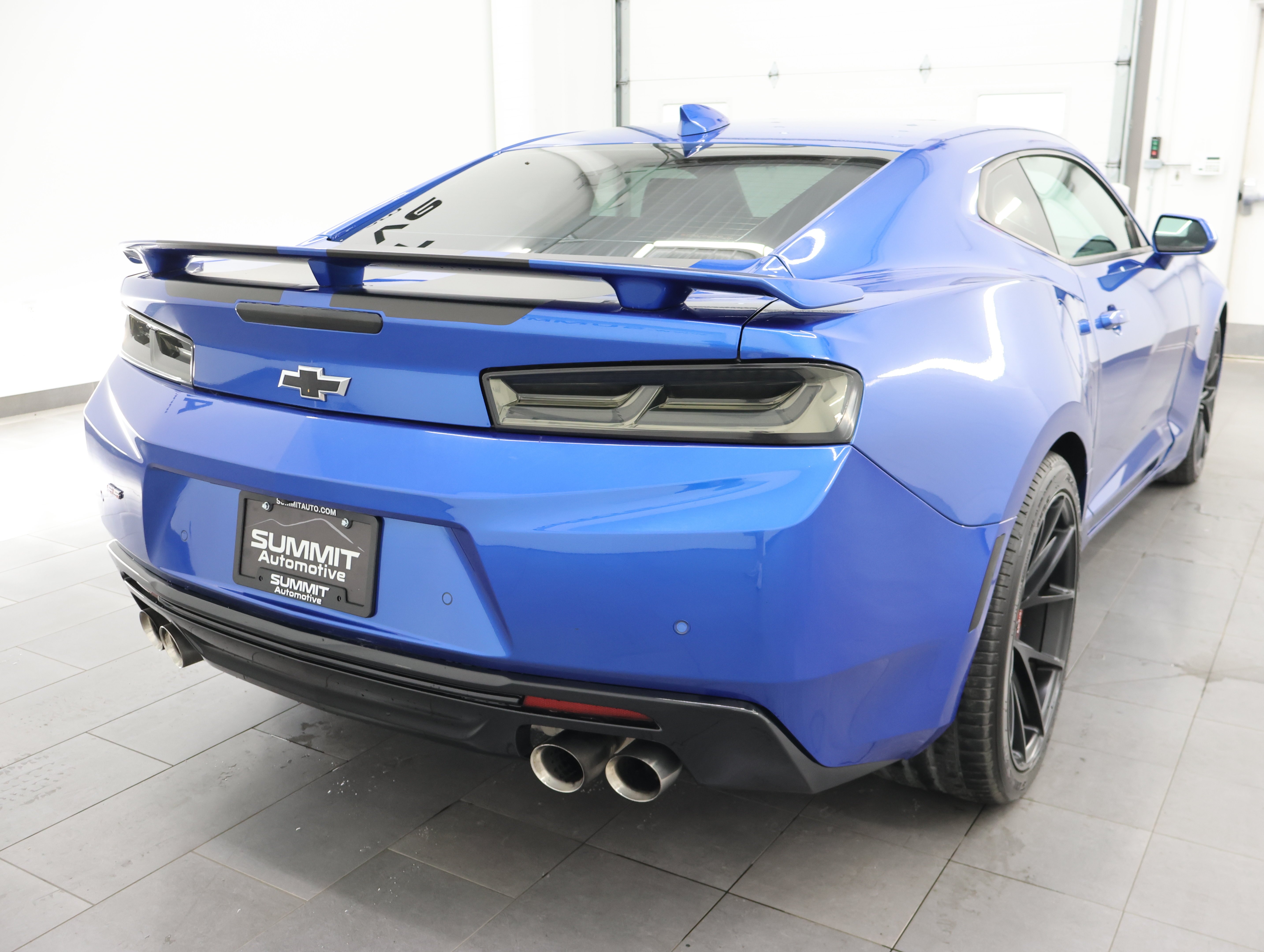 Used 2017 Hyper Blue Metallic Chevrolet 2SS Coupe: 2SS-AUTO-NAV-MOON-LIKE NEW TIRES-HEAT/COOL SEATS- image 5