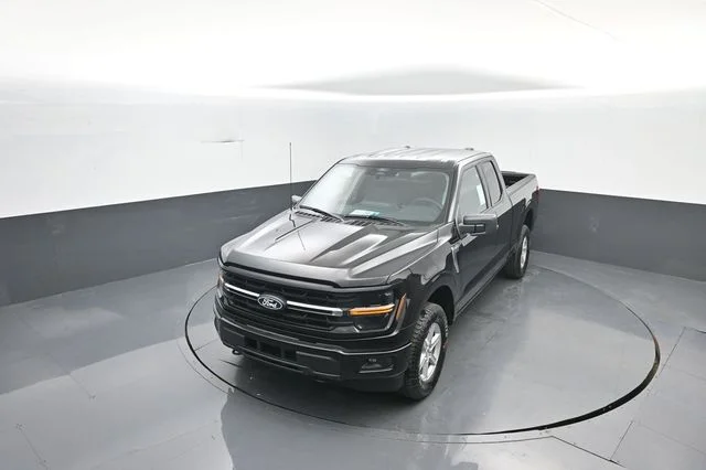New 2026 Agate Black Metallic Ford XLT image 17