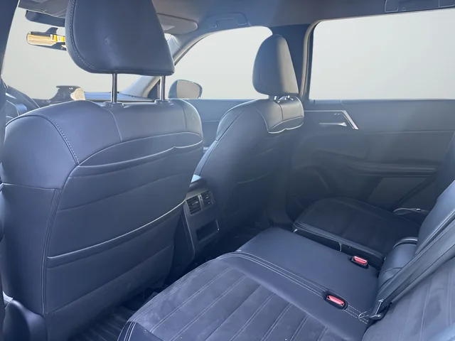 Used 2024 Gray Mitsubishi SE image 21