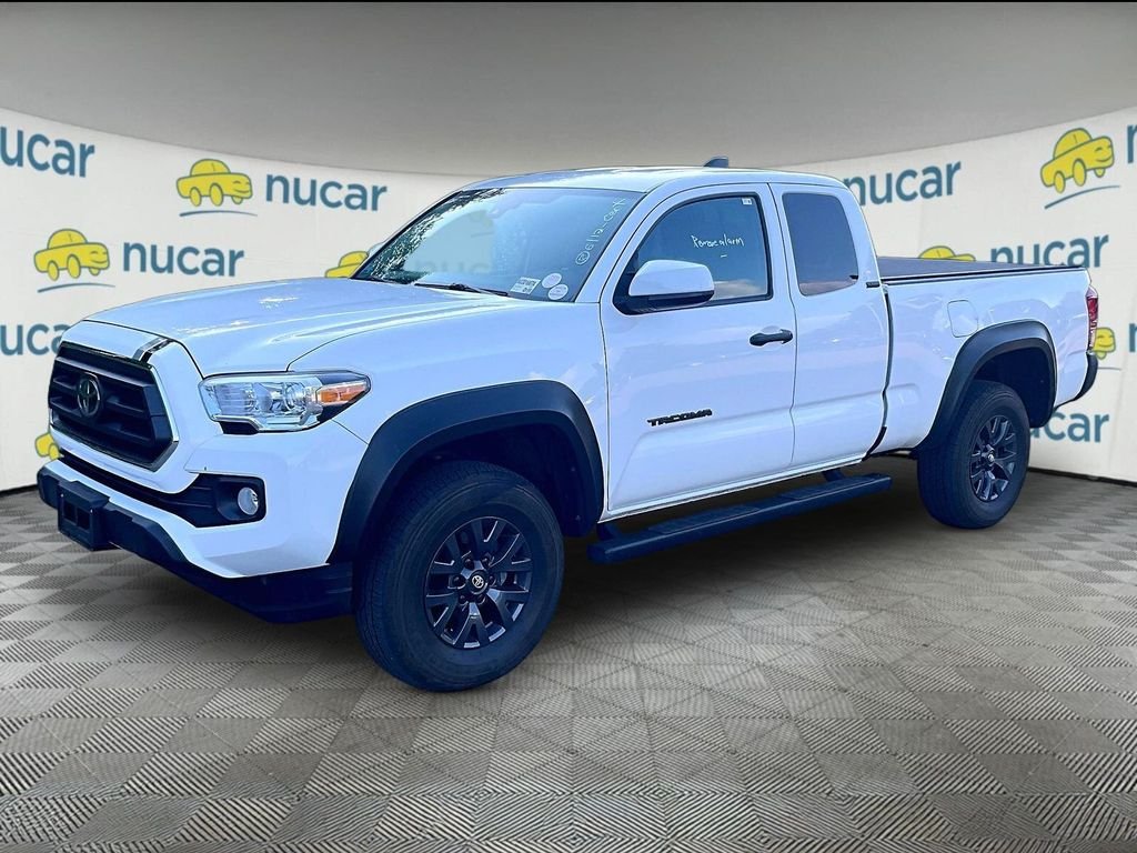 Used 2023 White Toyota SR5 image 3