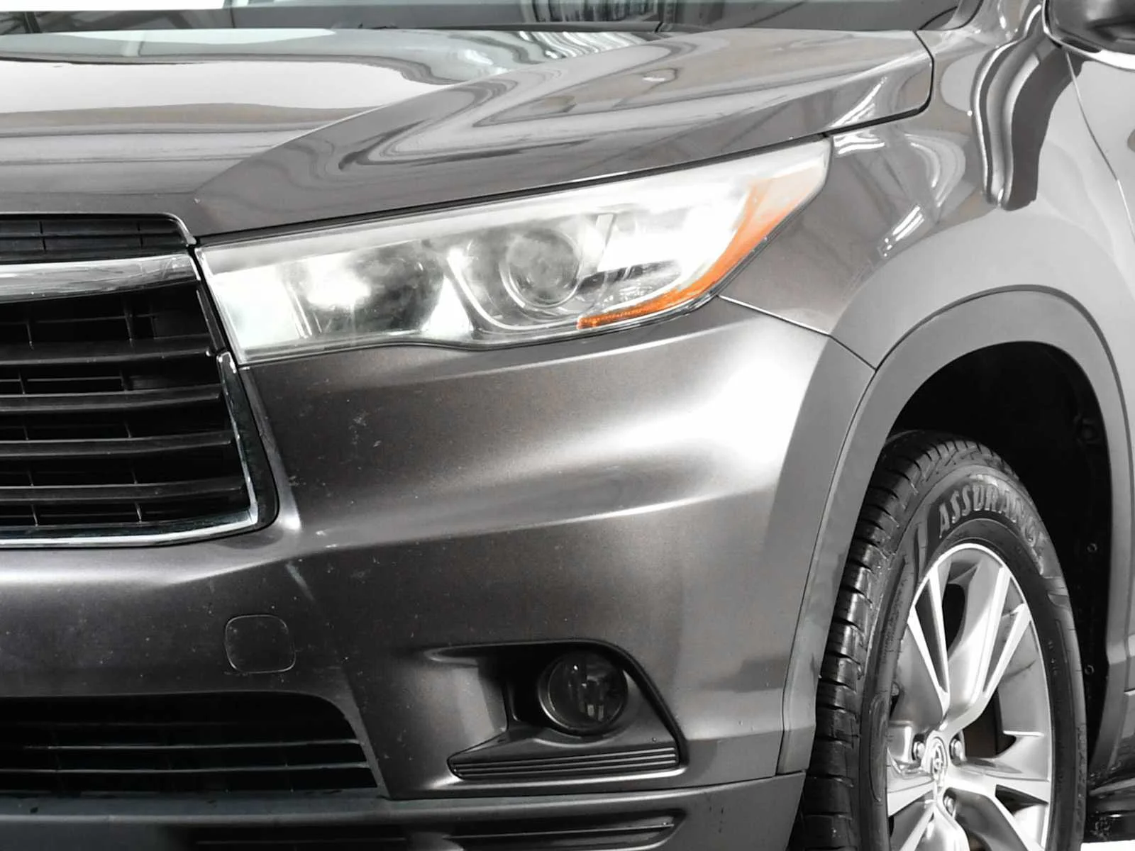 Used 2015 Predawn Gray Mica Toyota LE image 10