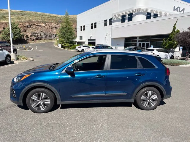 Used 2022 Deep Cerulean Kia LXS image 12
