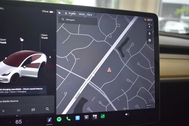 Used 2018 White Tesla Long Range image 25