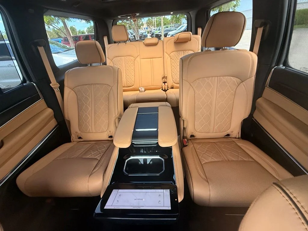 New 2026 Bright White Clear-Coat Exterior Paint Jeep Summit Reserve image 24
