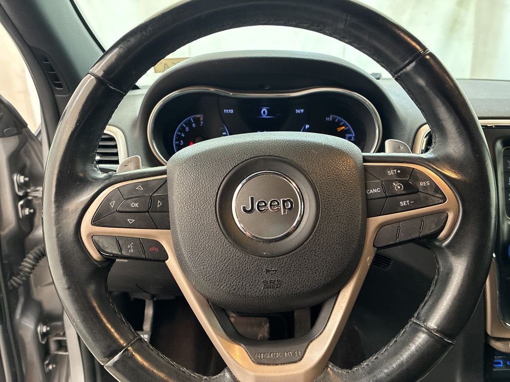 Used 2017 Silver Jeep Laredo image 11
