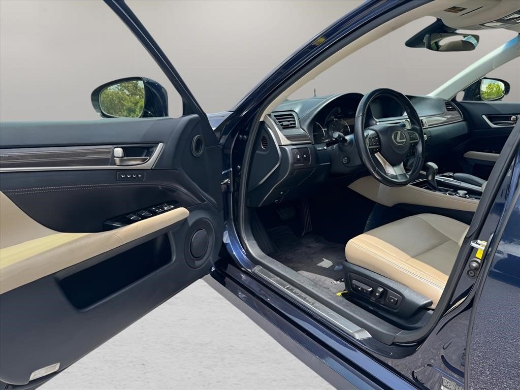 Used 2016 Mica Lexus 350 image 17