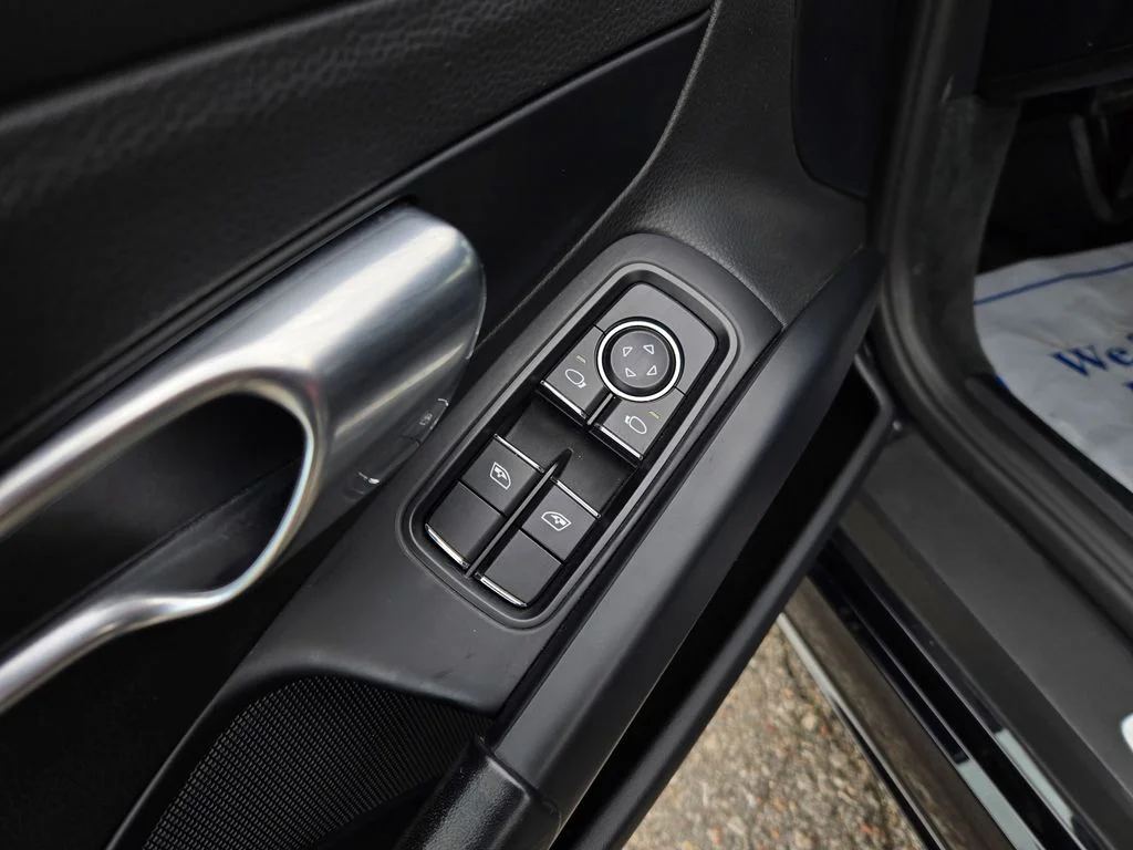 Used 2019 Black Porsche Base image 13