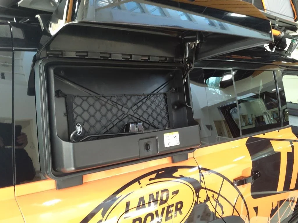 New 2023 Santorini Black LAND ROVER S image 25