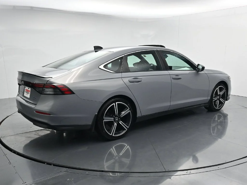 Used 2023  Honda Sport image 7