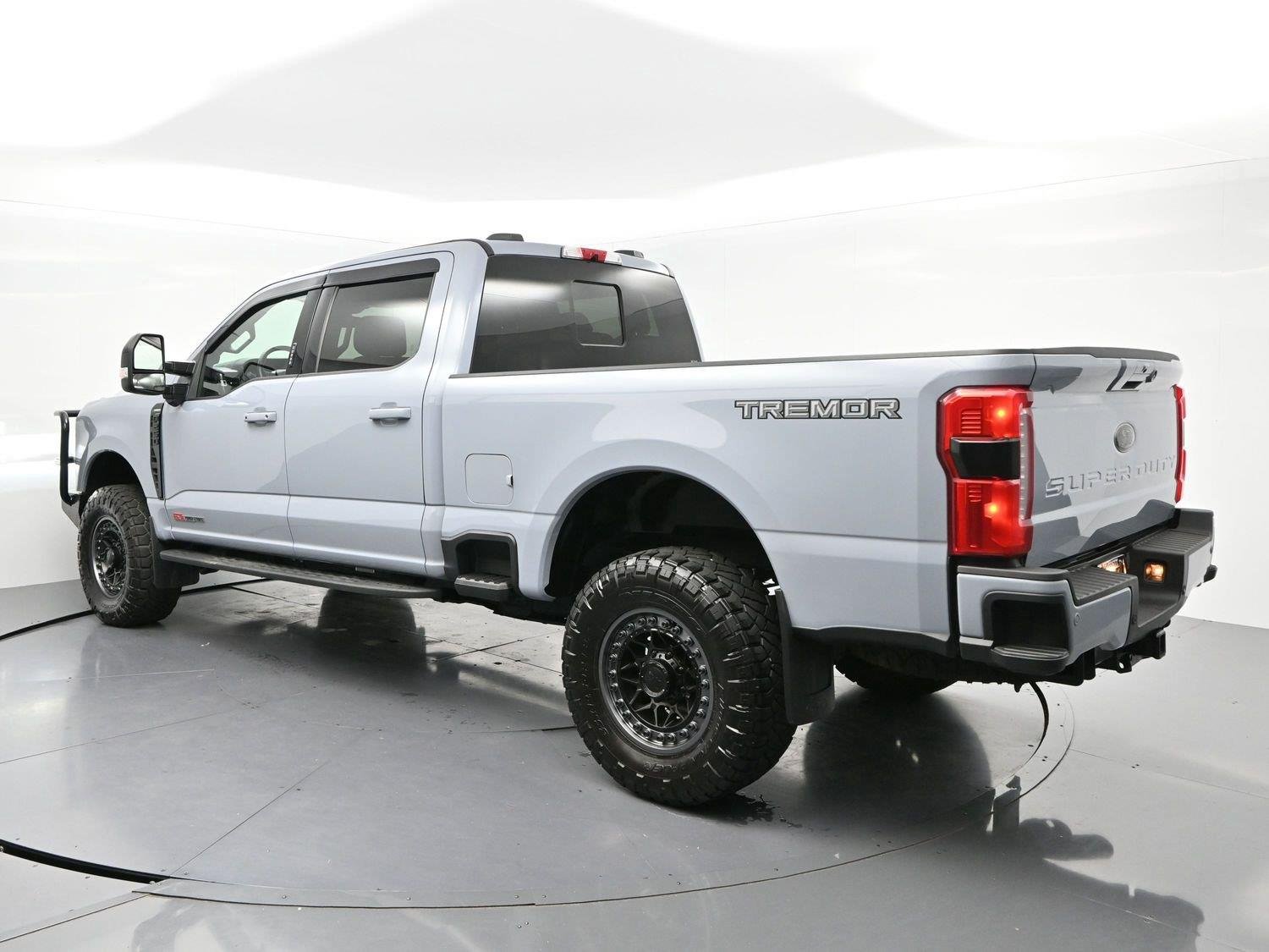 Used 2024 Glacier Gray Metallic Tri-coat Ford XL image 5
