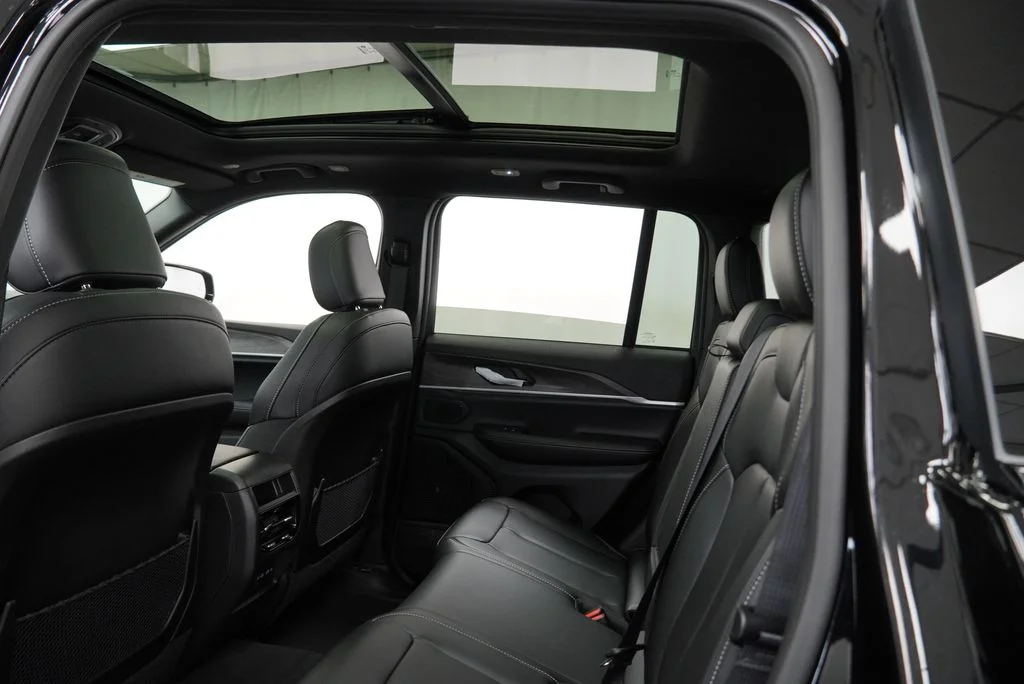New 2027 High Gloss Black Jeep Limited image 18