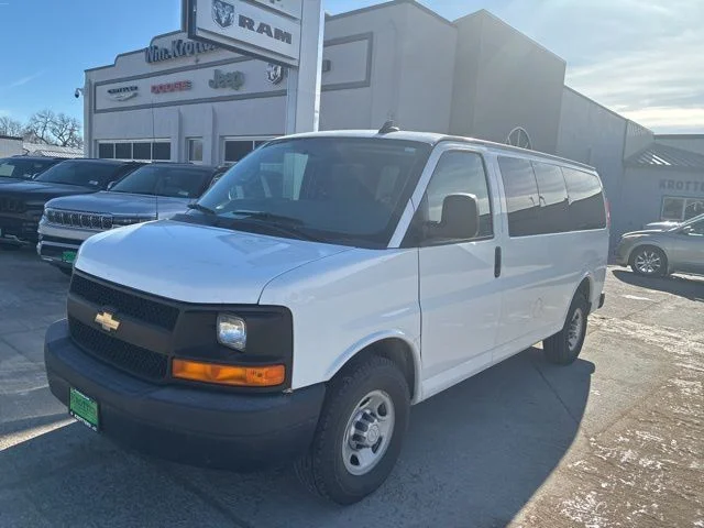 2016 Chevrolet Express Passenger LS - Photo 8