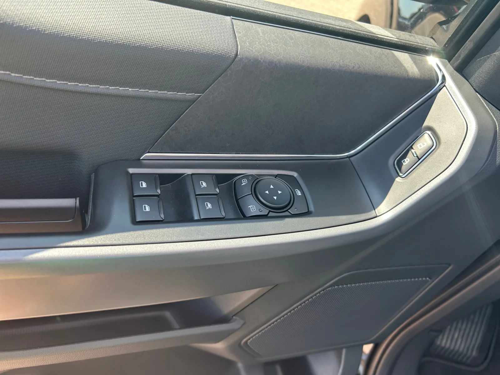 New 2026 Agate Black Metallic Ford XLT image 17