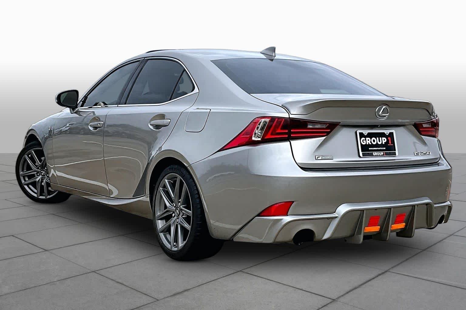 Used 2015 Atomic Silver Lexus  image 11