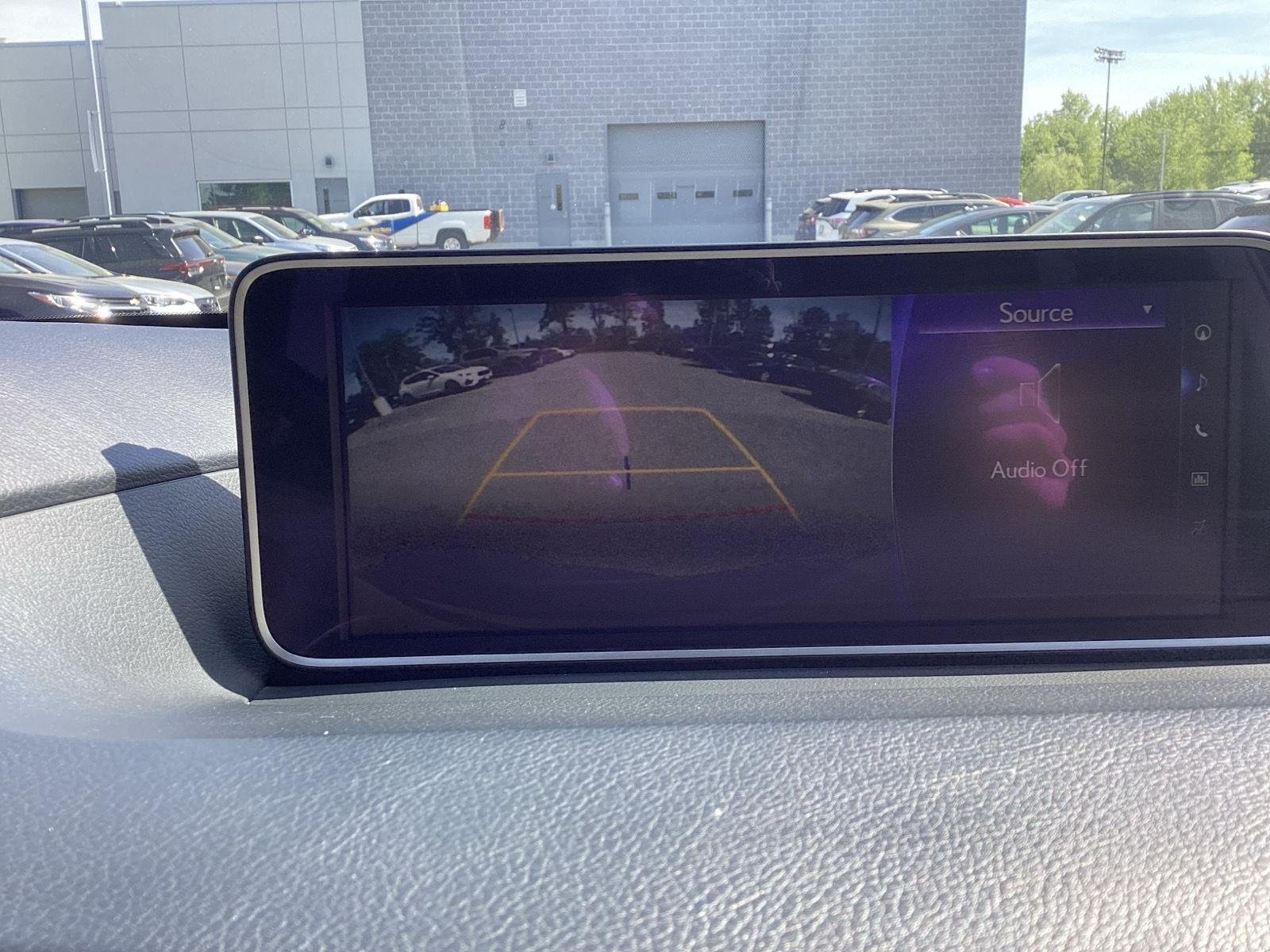 Used 2018 Matador Red Mica Lexus Base image 23