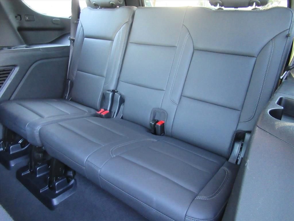 Used 2025 Gray Chevrolet Z71 image 34