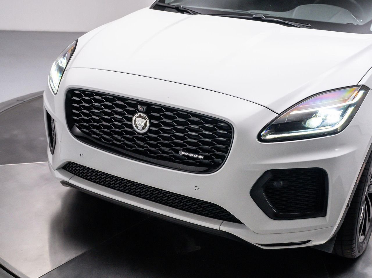 2024 Jaguar E-Pace R-DYNAMIC SE - Photo 9