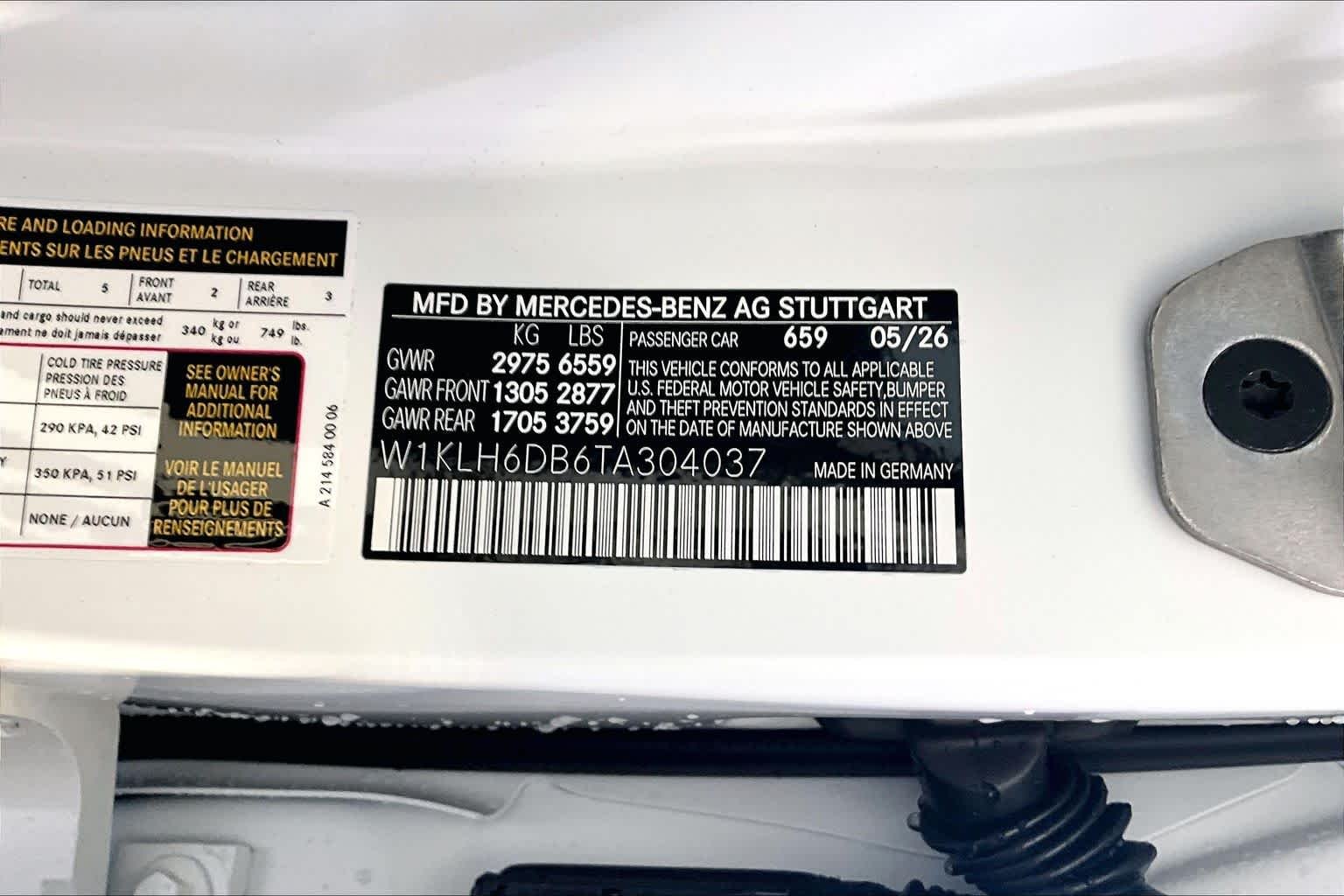 New 2026 MANUFAKTUR Moonlight White Magno Mercedes-Benz AMG® E 53 E image 12