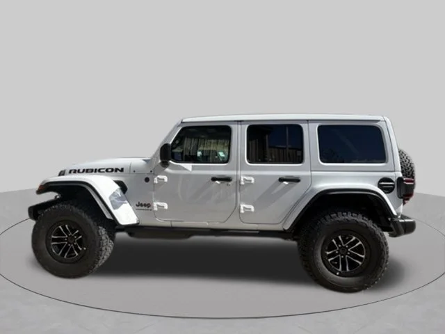 New 2027 Bright White Clear-Coat Paint Jeep Rubicon X image 6