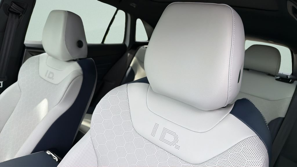 New 2026 Opal White Pearl Volkswagen Pro S image 36