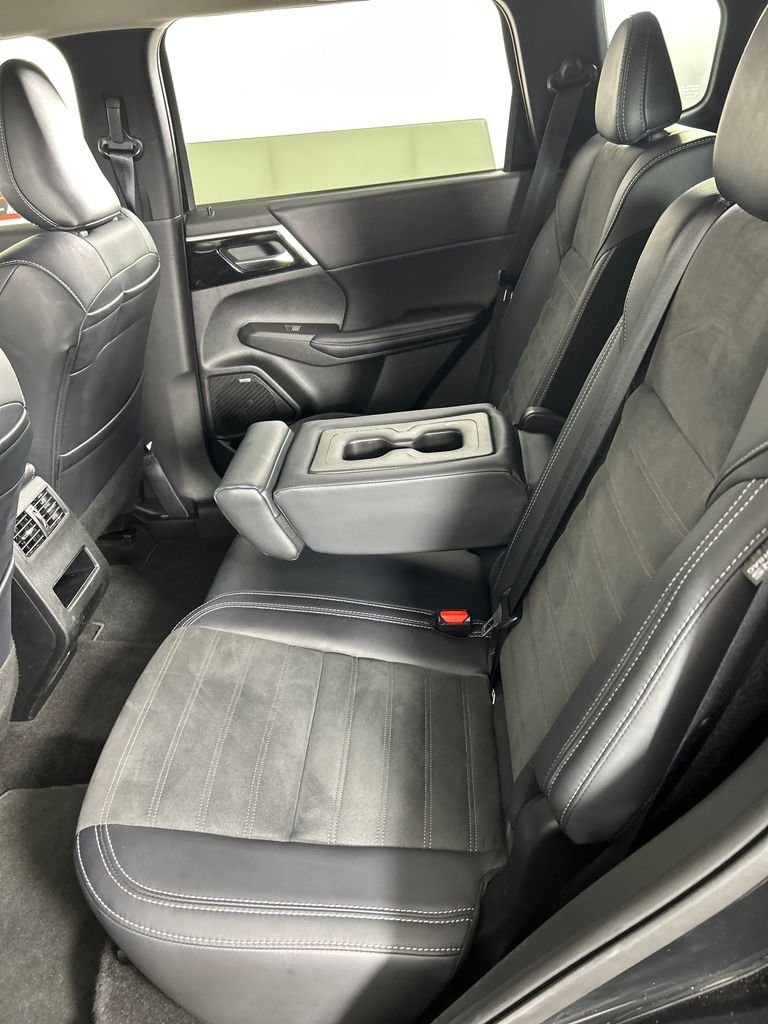Used 2025 Black Mitsubishi SE image 16