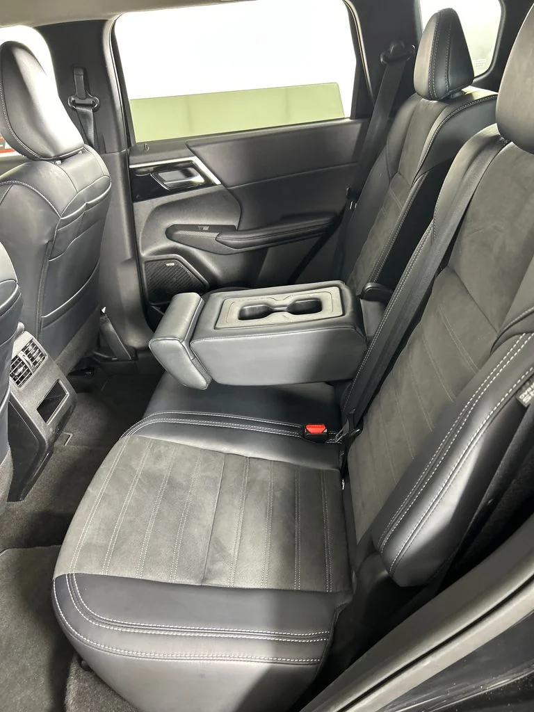 Used 2025 Black Mitsubishi SE image 16