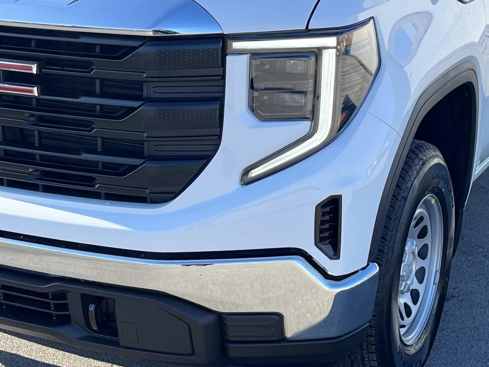 2026 GMC Sierra 1500 Pro - Photo 11