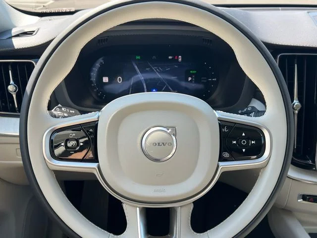 2026 Volvo XC60 Ultra - Photo 10