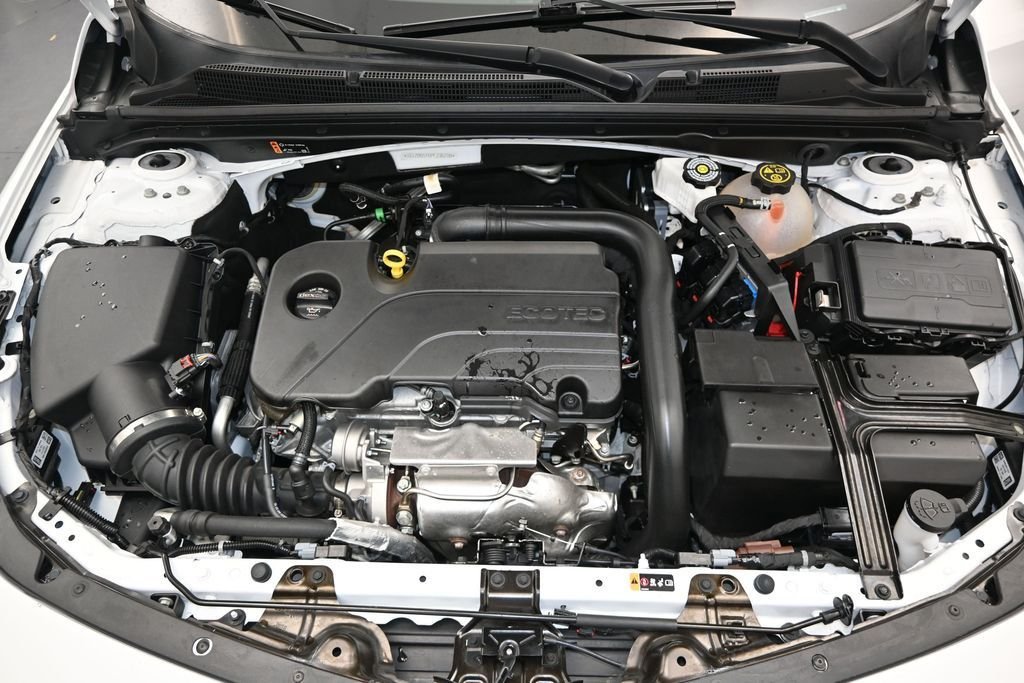 Used 2023 White Chevrolet LT image 26