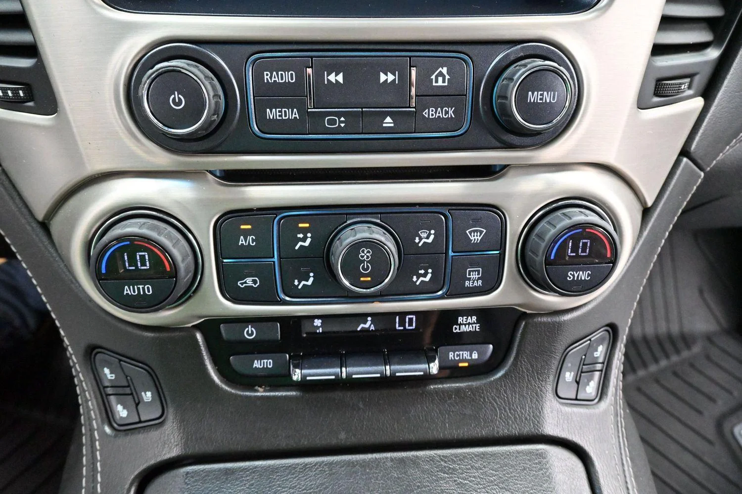 Used 2020 Summit White GMC Denali image 28