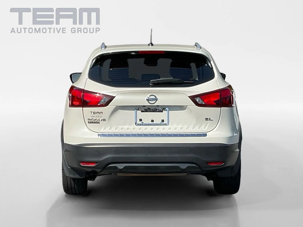 Used 2017 White Nissan SL image 6