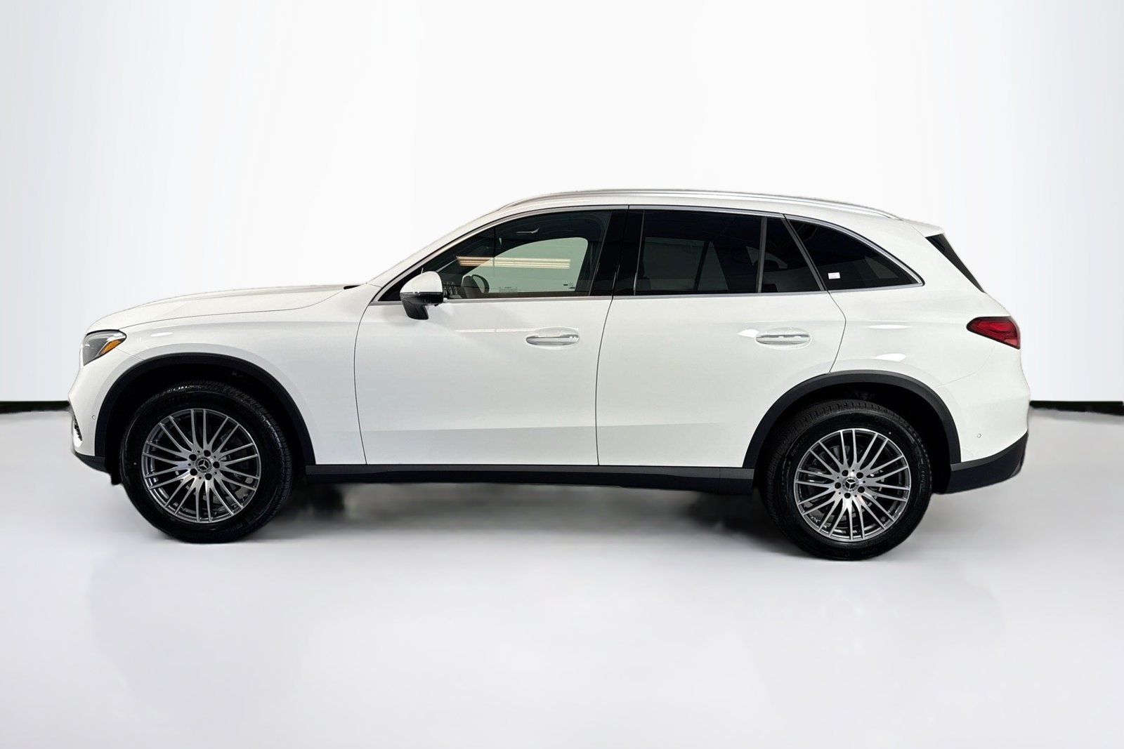New 2026 Polar White Mercedes-Benz GLC 300 image 8